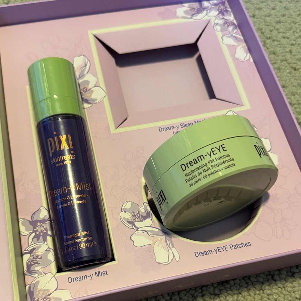 Pixi Dreamy Mist and Eye Patches in Green and Purple, 2 Full size Pixi products